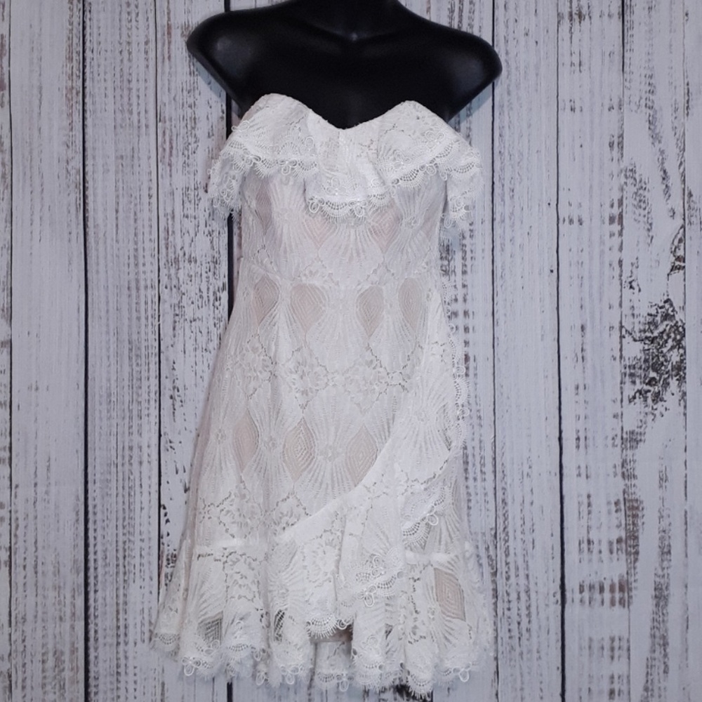 Selfie Leslie heavenly angel September white lace strapless mini dress w ruffles
